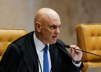 Moraes admite erro, mas mantém pena de 17 anos em voto contra réu do 8/1