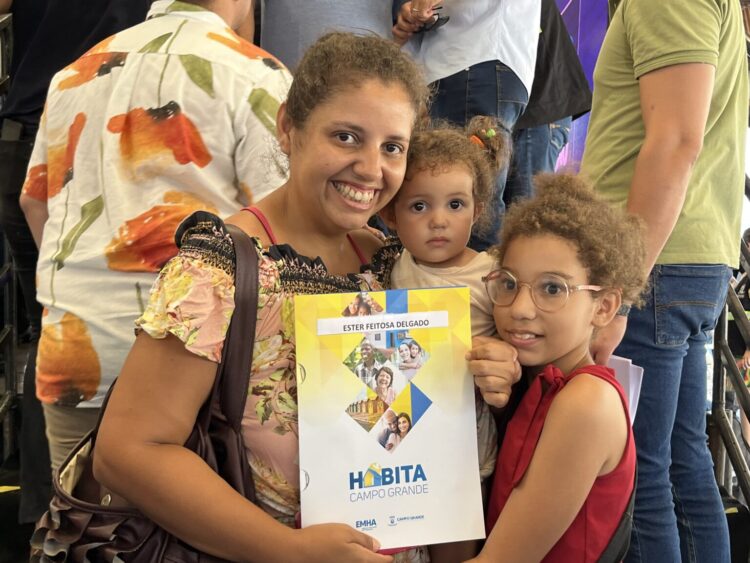 Prefeitura concede benefício para 230 famílias através de programa de moradia própria