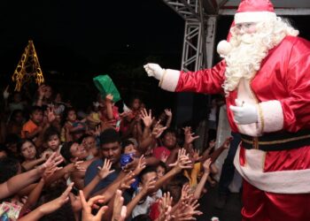 Com presença de Papai Noel e decoração festiva, Natal nos Bairros chega na Região do Imbirussu e encanta centenas de famílias