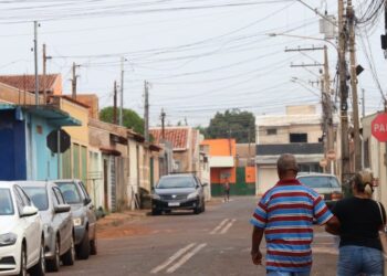 Agehab realiza entrega de mais 165 títulos de regularização fundiária no Aero Rancho