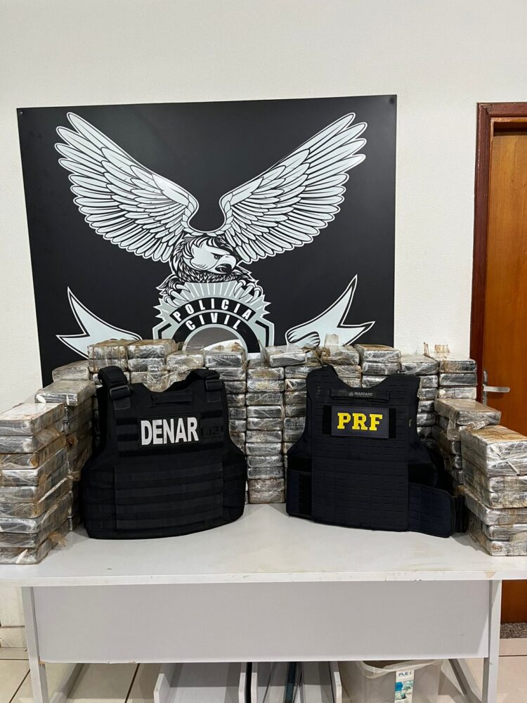 Ação prende 2 traficantes que pegaram droga na fronteira para entregar em Terenos