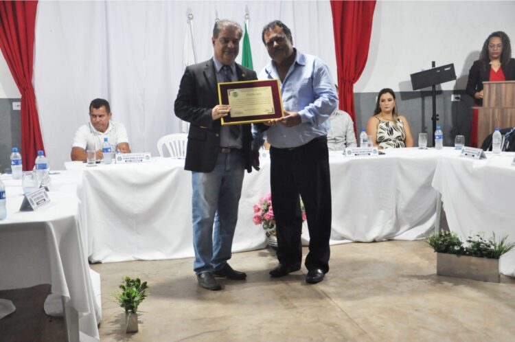 Consagrado campeão de emendas para MS, senador recebe o reconhecimento de Rio Verde de MT e Corguinho