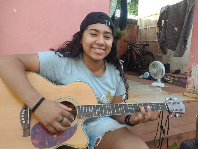 Família procura adolescente de 15 anos desaparecida há 21 horas, em Sidrolândia