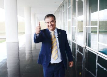 Senador destina R$ 3,2 mi para obras na Avenida Duque de Caxias e mais 3 bairros