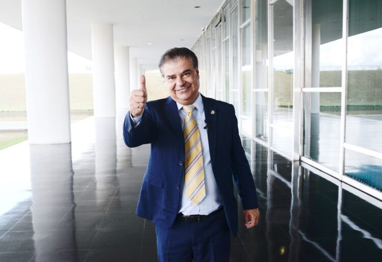 Senador destina R$ 3,2 mi para obras na Avenida Duque de Caxias e mais 3 bairros