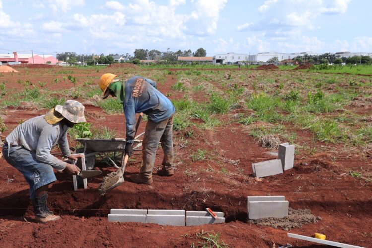 Usina móvel que vai reduzir custos de pavimentação começa a ser instalada em Campo Grande