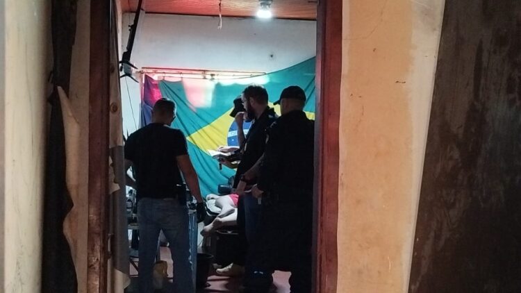 Homem sai de UPA sem autorização, passa mal de novo ao usar drogas e morre