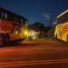 Colisão entre ônibus de viagem deixa quatro pessoas feridas, na BR-262