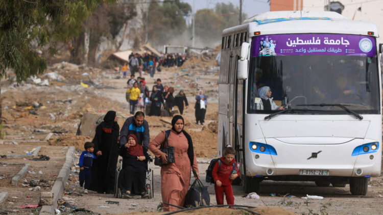 Brasil retira mais 32 pessoas da Faixa de Gaza em meio a intensificação de ataques