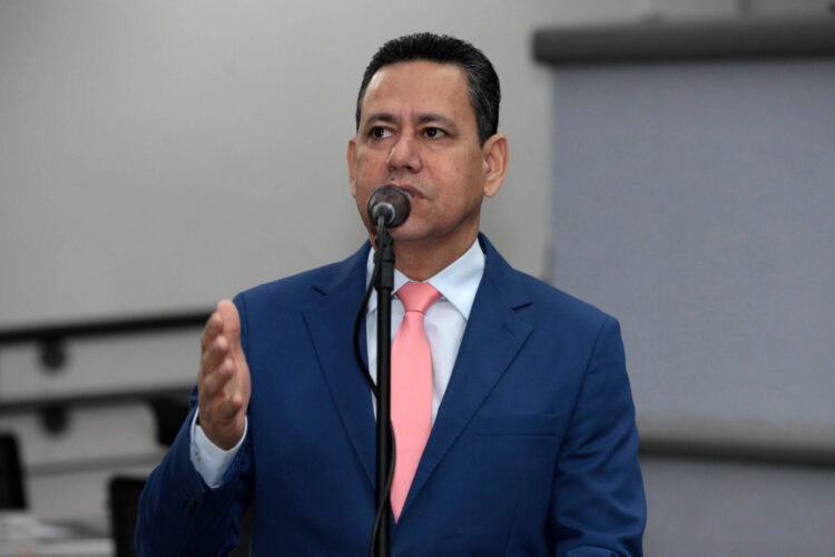 Vereador comemora a construção do Centro Integrado de Atendimento à Criança e ao Adolescente