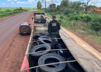 Homem é preso pelo DOF com R$ 550 mil em pneu contrabandeados, em MS