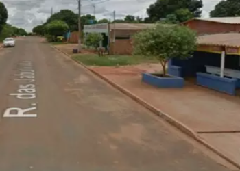 Jovem é executado a tiros em frente de casa, após discutir com dois homens, em MS