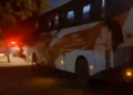 Criança de 11 anos fica em estado grave, após ser atropelada por ônibus de viagem, em Corumbá
