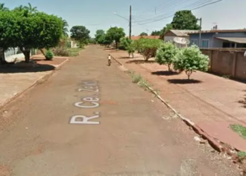 Homem é encontrado morto pintado de batom com sinais de queimadura pelo corpo