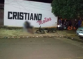 Homem é alvejado por dupla em moto e morre sentado em cadeira de praia, em MS