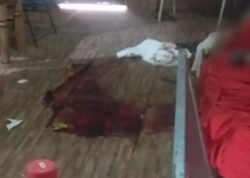 Filho encontra pai morto com sinais de golpes de faca e pauladas na cabeça, em MS