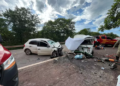 Colisão entre VW Gol e Kombi mata uma pessoa e fere mais cinco, na BR-262, em MS