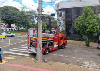 Incêndio em churrascaria nos altos da Afonso Pensa mobiliza bombeiros e um é socorrido