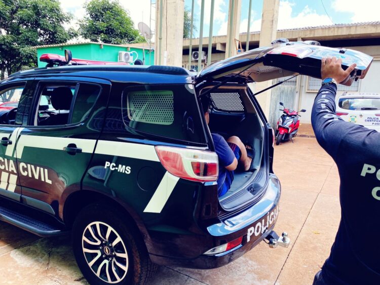 Estuprador do enteado do irmão, de 12 anos, é preso com pornografia infantil