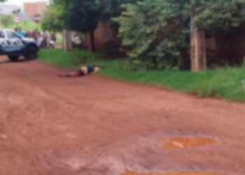 Drogado, rapaz mata o padrasto a golpes de faca e diz que “não suportava a presença dele”
