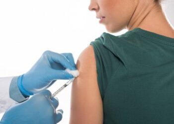 Janeiro Verde Piscina: vacinação para HPV é arma contra câncer cervical