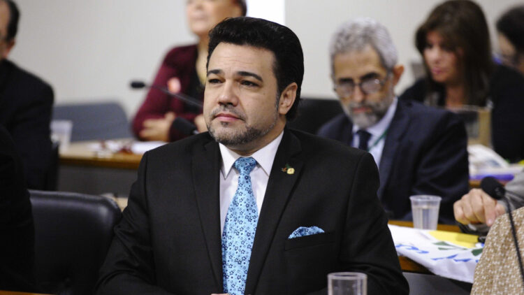 Marco Feliciano diz que é ‘ultraje’ ter na ‘frente evangélica raiz’ quem apoia o governo Lula