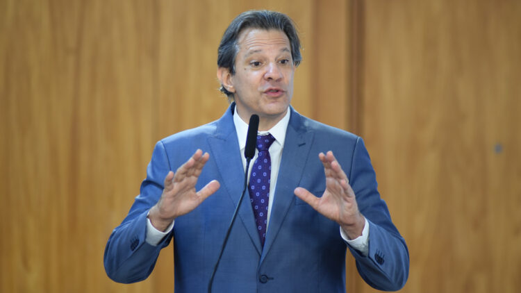 Deputado diz que Haddad irá aguardar decisão do TCU para deliberar sobre isenção a religiosos