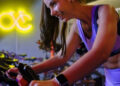 Conheça 5 benefícios da bike indoor para a saúde da mulher