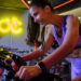 Conheça 5 benefícios da bike indoor para a saúde da mulher