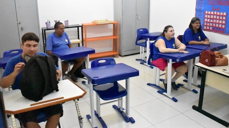 Supermercado realiza jantar beneficente em prol da APAE de Campo Grande