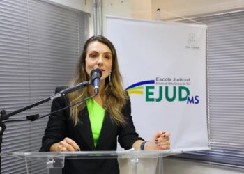 PGE assina acordo de cooperação com Justiça e Semadesc para ações educacionais