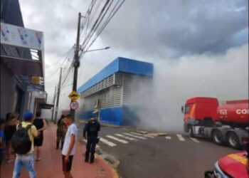 Incêndio de grandes proporções atinge Camelódromo e prejuízos são inestimáveis