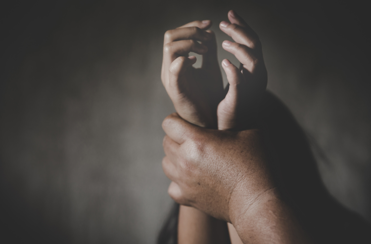 Homem é preso por estuprar a sobrinha de 13 durante 7 anos da vida dela, em MS