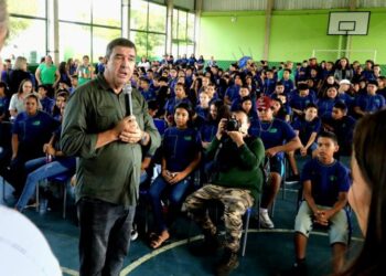 Com a agenda cheia, governador acompanha volta às aulas de perto no interior de MS