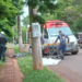Mulher morre ao cair de bicicleta elétrica e bater a cabeça, na Avenida Ernesto Geisel