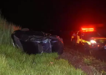 Bebâdo, condutor capota VW Voyage na MS-267 e mata amigo passageiro