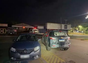 Após pegar supostos passageiros no Aeroporto, motorista de app tem carro roubado