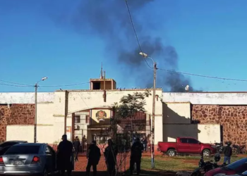 Cerca de 250 presos fazem rebelião em presídio na fronteira por criação de nova facção