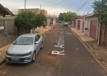 Policial atira no pneu de vizinha, após discutir com o namorado dela, no Aero Rancho