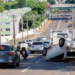 Condutora capota Fiat 500 e o “abandona” na Avenida Ceará, em frente à Uniderp