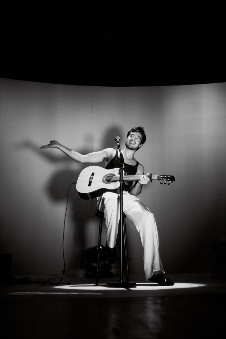 Ingressos para shows de Tiago Iorc já podem ser comprados em pontos físicos, na Capital