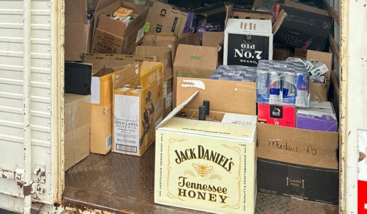 Homem é preso e tem prejuízo de R$ 300 mil por vender “melzinho do amor” e cigarros eletrônicos