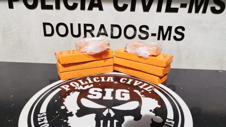 Jovem é preso escondendo maconha em caixas de papelão, no Bairro Izidro Pedroso