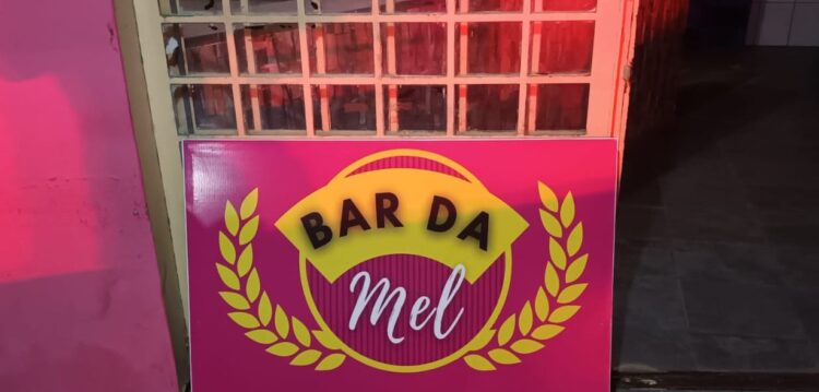 “Bar da Mel” é fechado por fazer bingo e rifar noite de sexo com mulheres, em Água Clara