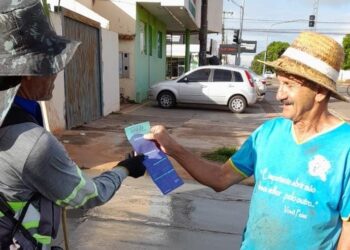 Águas Guariroba distribui relatórios de qualidade da água para moradores