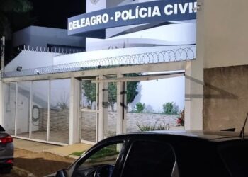 Ladrões que usavam bloqueador de sinal para abrir carros e furtar são presos na Capital