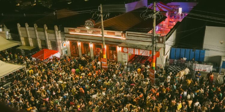 Bloco Farofolia e camarote prometem agitar e colorir a Esplanada neste sábado