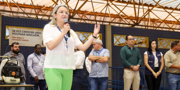 Prefeitura entrega veículos e dá início a mutirão de combate à dengue na região do Aero Rancho