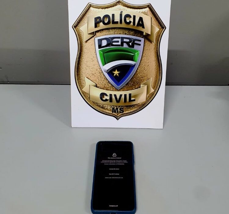 Ladrões batem na cabeça de vítima com pedra para roubar celular e receptador é preso