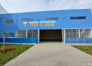 Projeto social mantido pelas Irmãs Franciscanas de São José inaugura quadra recreativa